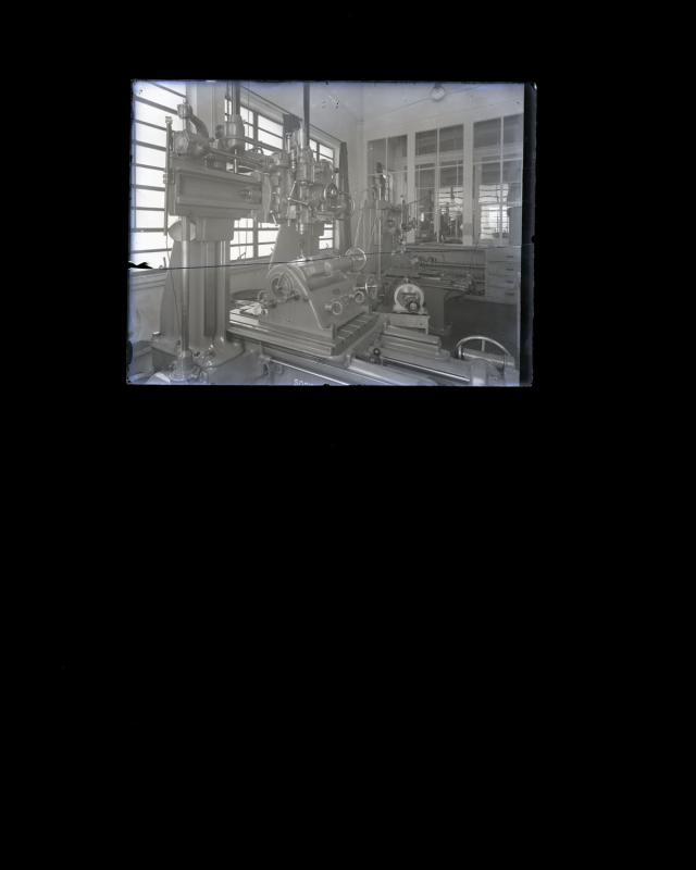 Macchinario all'interno del silurificio Whitehead di Fiume