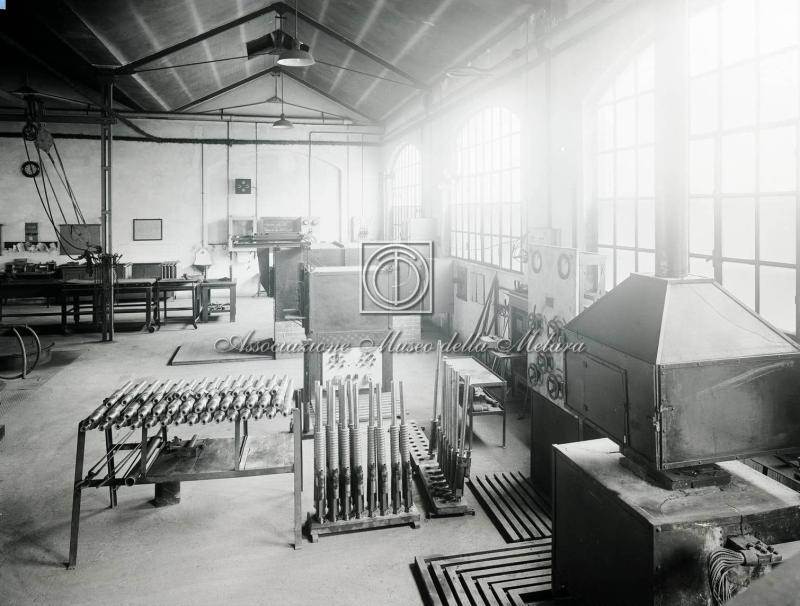 Interno dello stabilimento. Reparto trattamenti termici