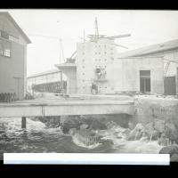 Costruzione della catapulta per il collaudo degli aviosiluri del silurificio Whitehead di Fiume