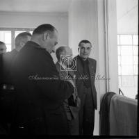 Autorità in ascolto durante comizio fascista (2)